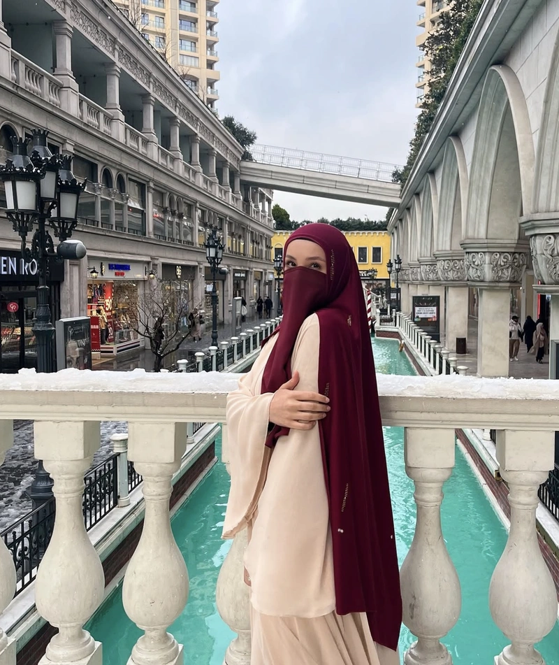 Cute smile dp for islamic girl soft sweet vibe