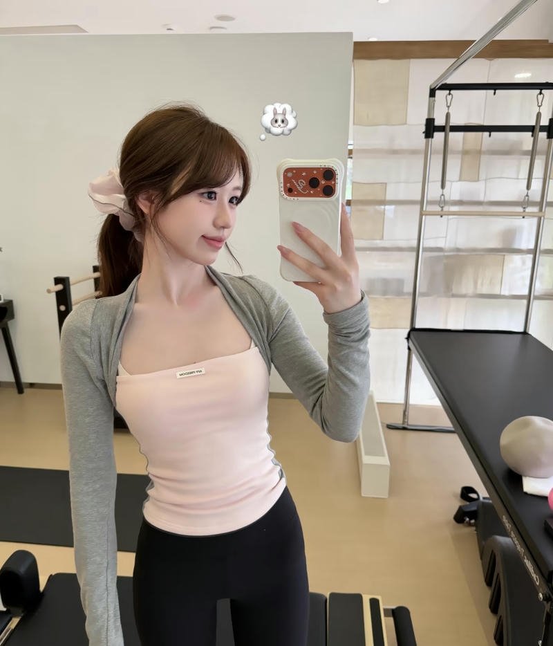 Cute vibe girl for dp pic playful expression