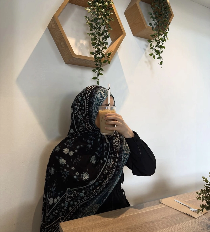 Dark aesthetic dp for islamic girl calm modest feel