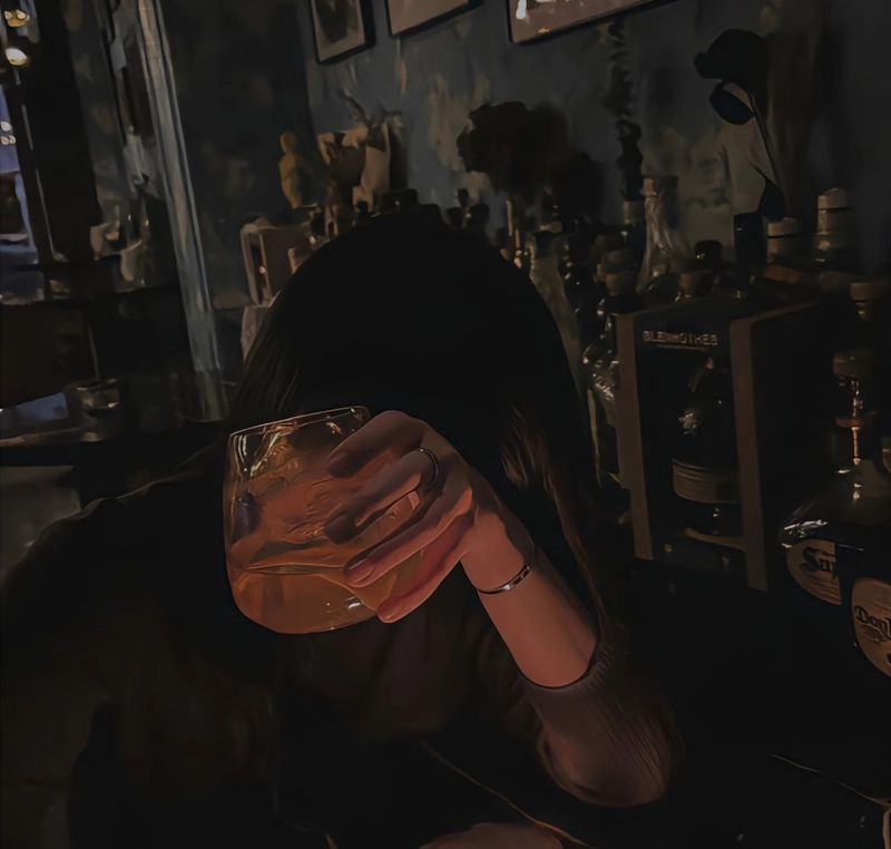 Deep lonely mood alone sad girl dp soft dark vibe