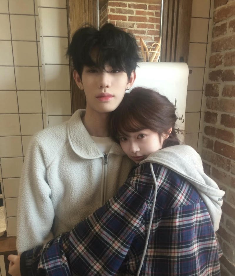 Deep love boy and girl dp emotional bond aesthetic