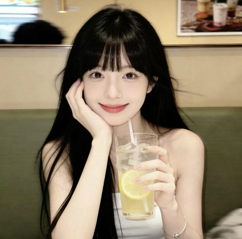 Elegant girl whatsapp dp image classy soft tone