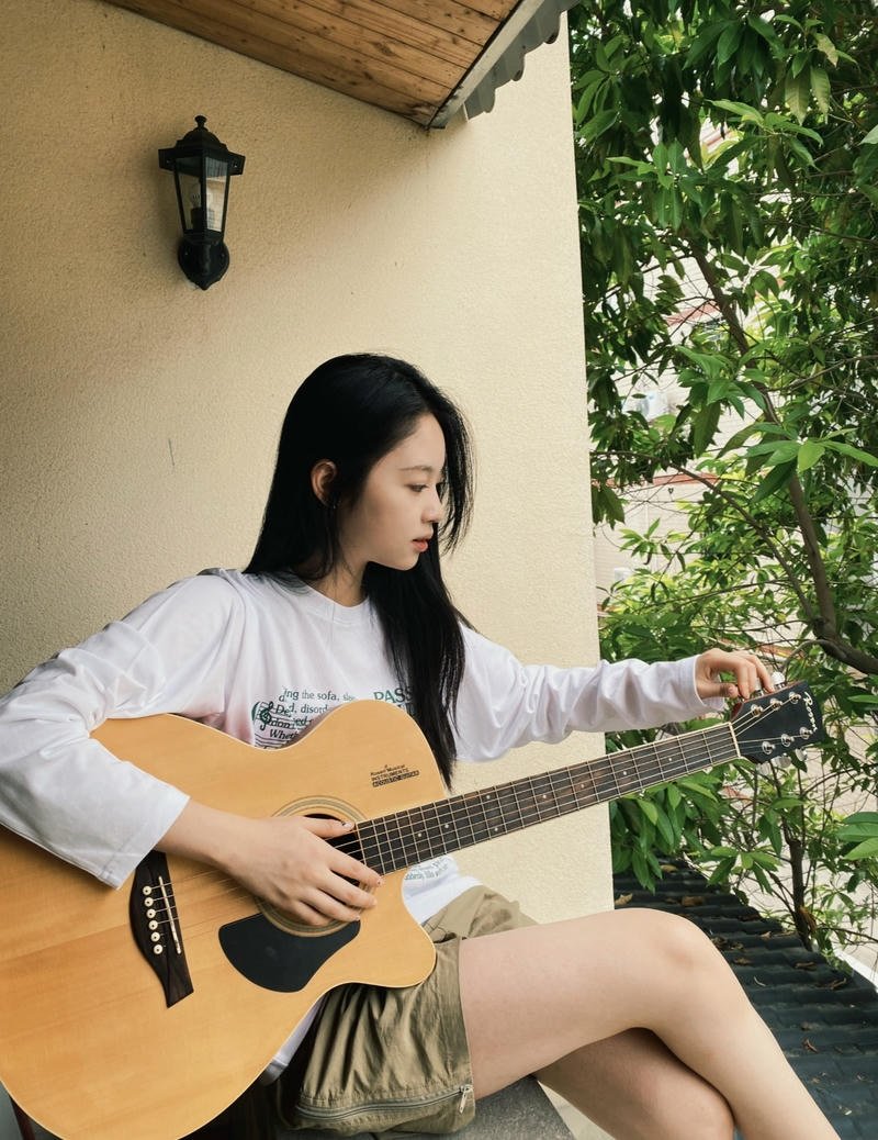 Elegant girl with guitar dp classy soft aesthetic mood