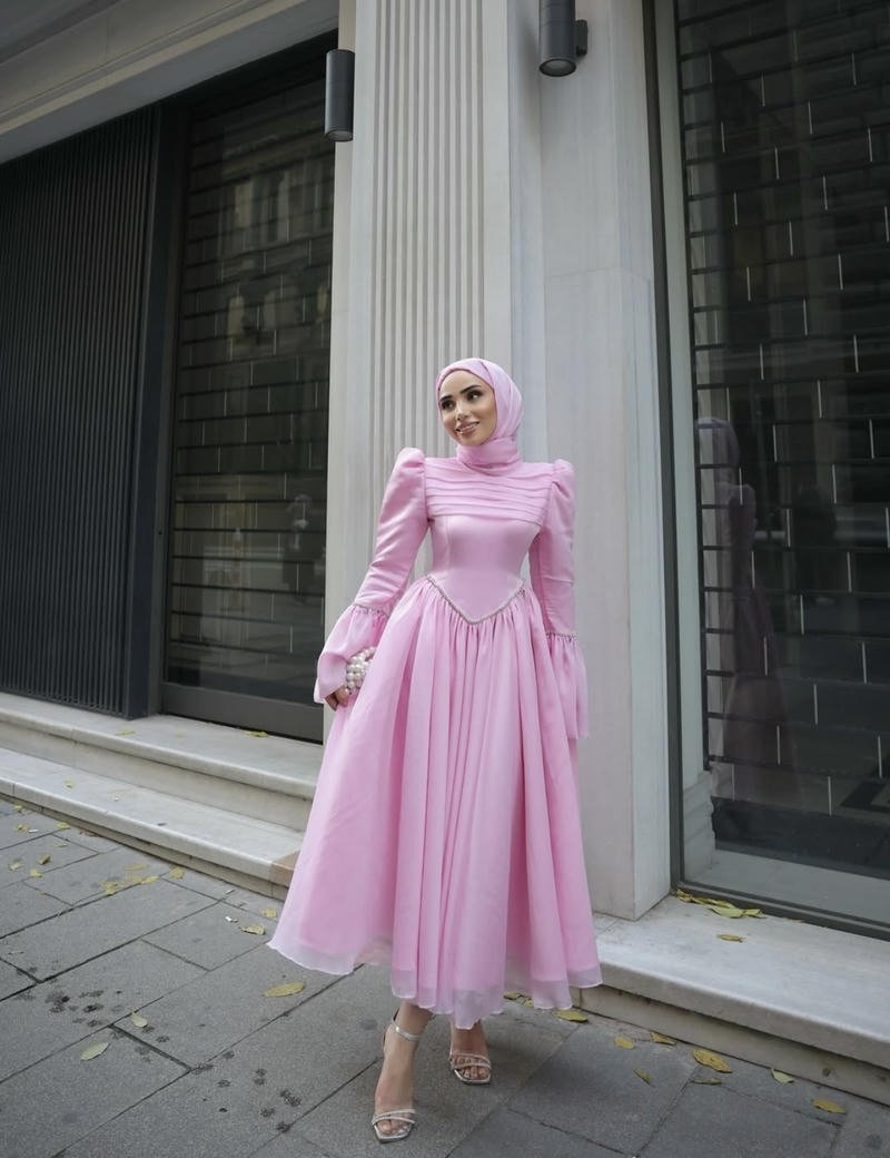 Elegant hijab muslim girls WhatsApp dp aesthetic charm