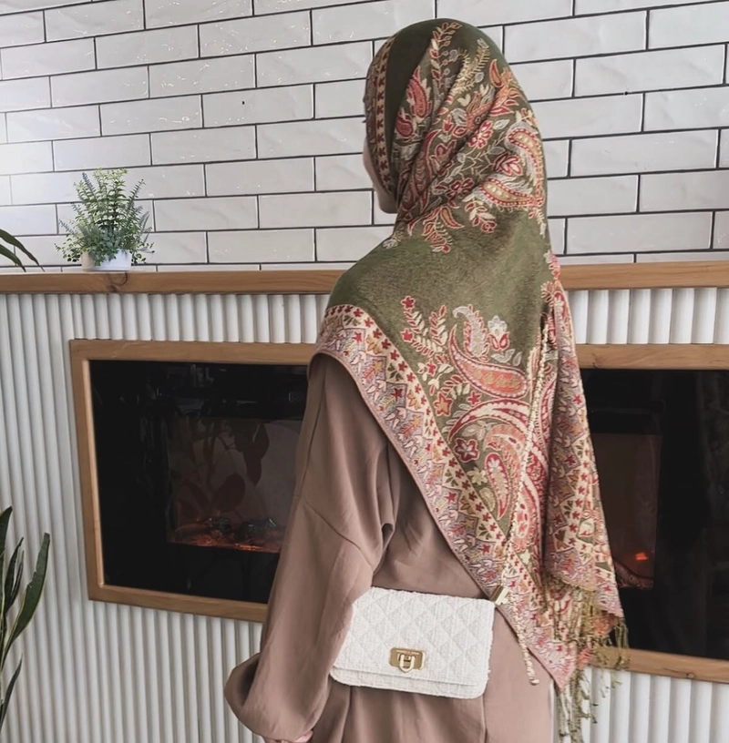 Elegant soft tone dp for islamic girl classy feel