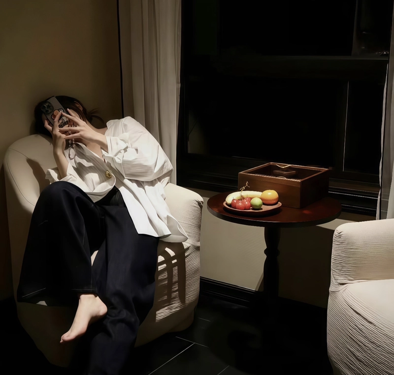 Emotional pain sad alone girl dp deep lonely vibe