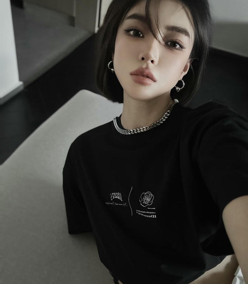 Fierce attitude stylish cool dp for girls strong look