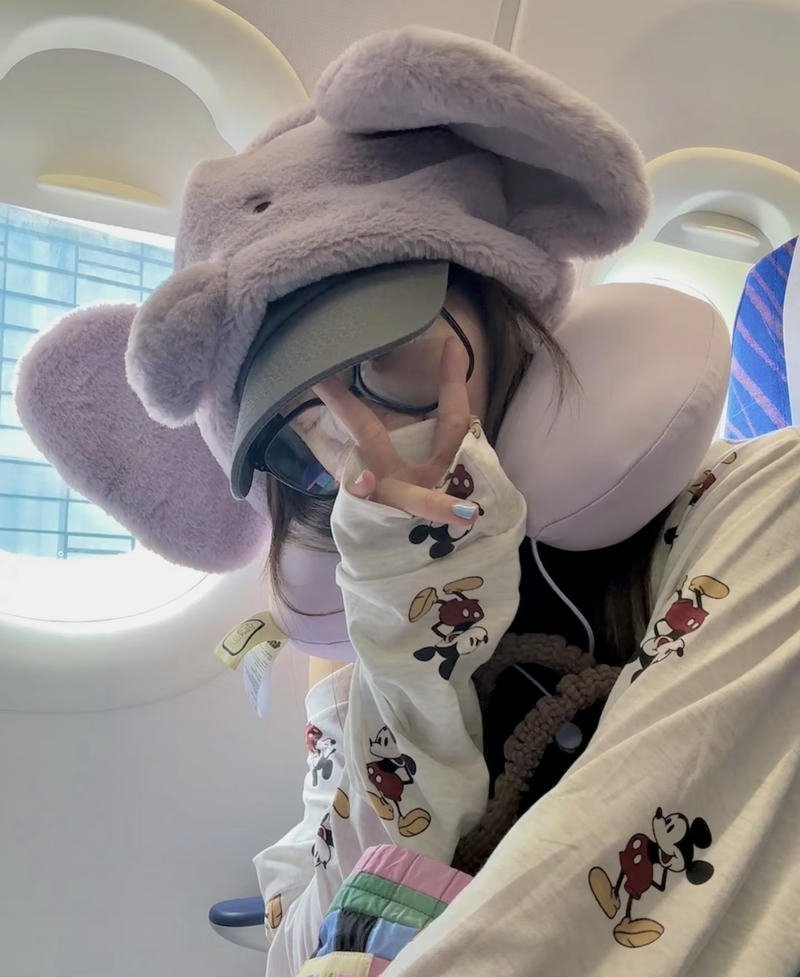 Flower hide hidden face dp for girls romantic aesthetic look