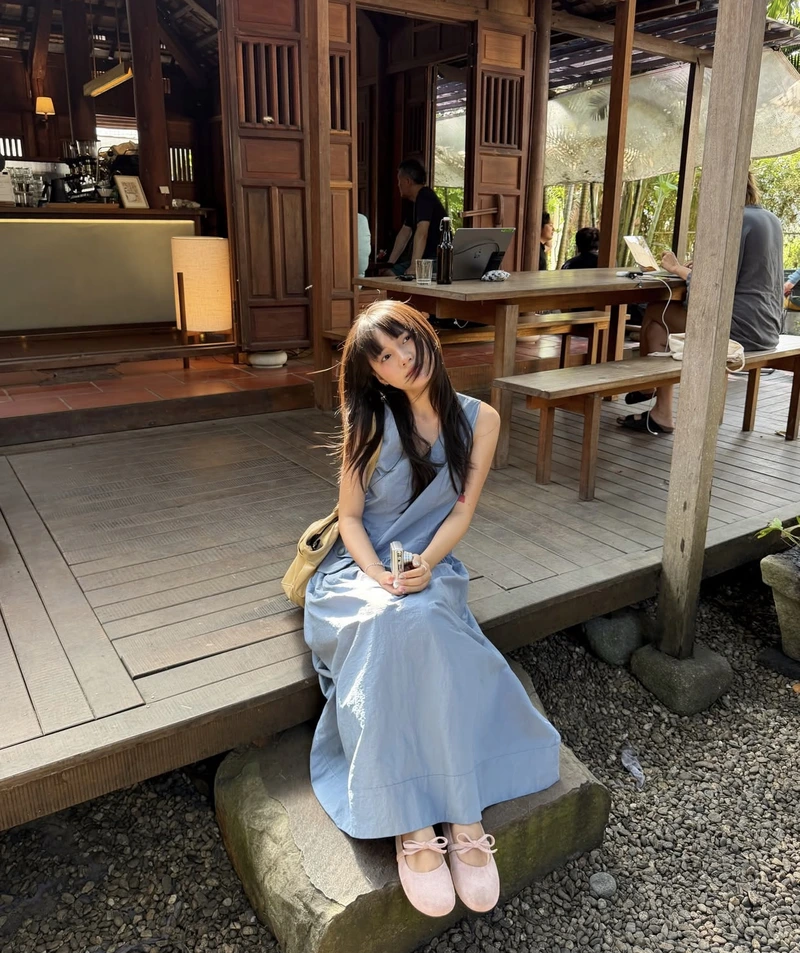 Fresh cute vibe girls photo for dp soft natural glow