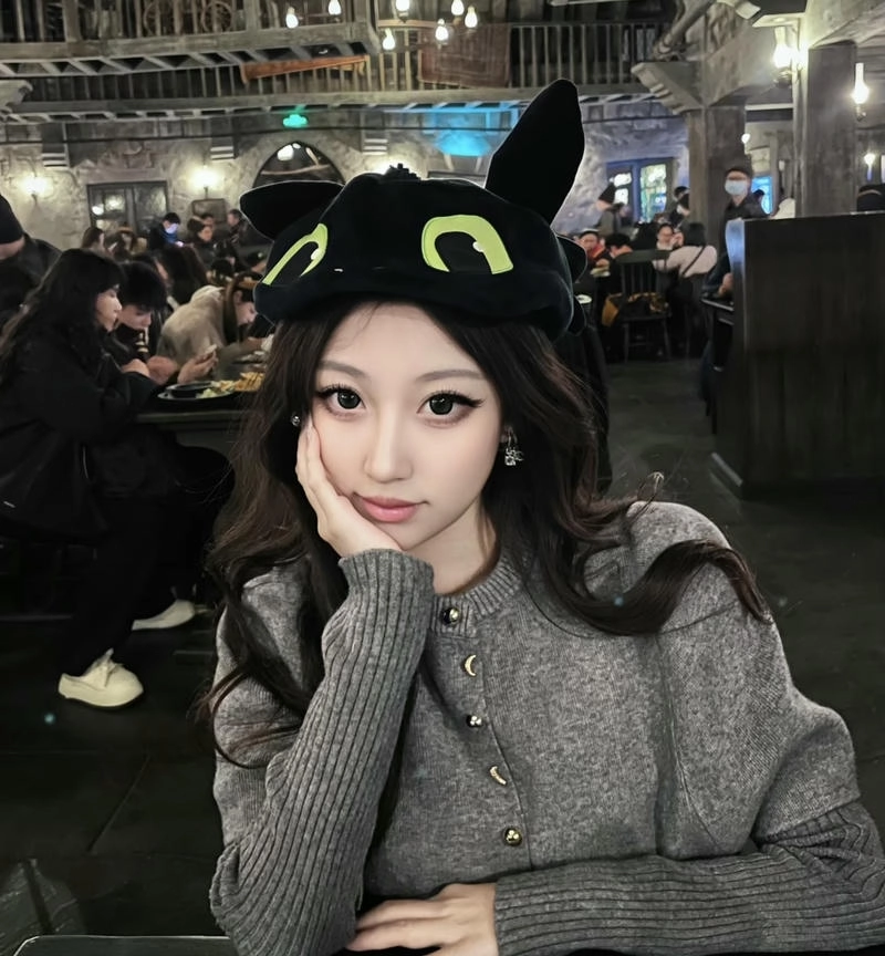 Fresh look girl whatsapp dp image natural morning vibe