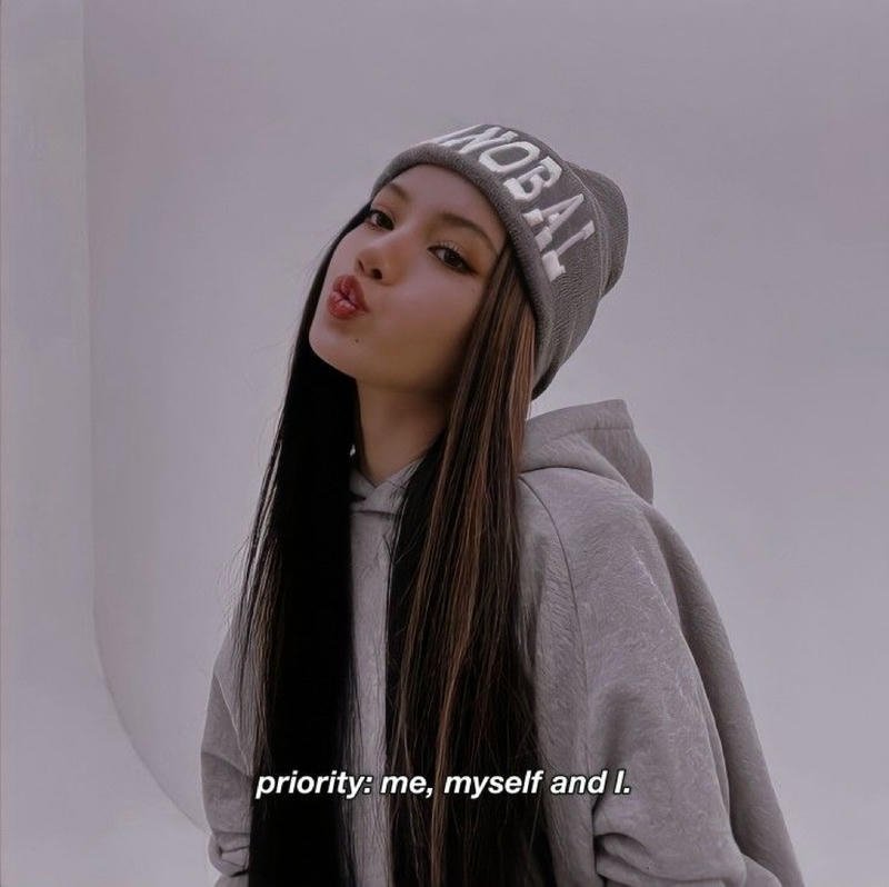 Girl attitude dp shayari with cool fearless aesthetic presence