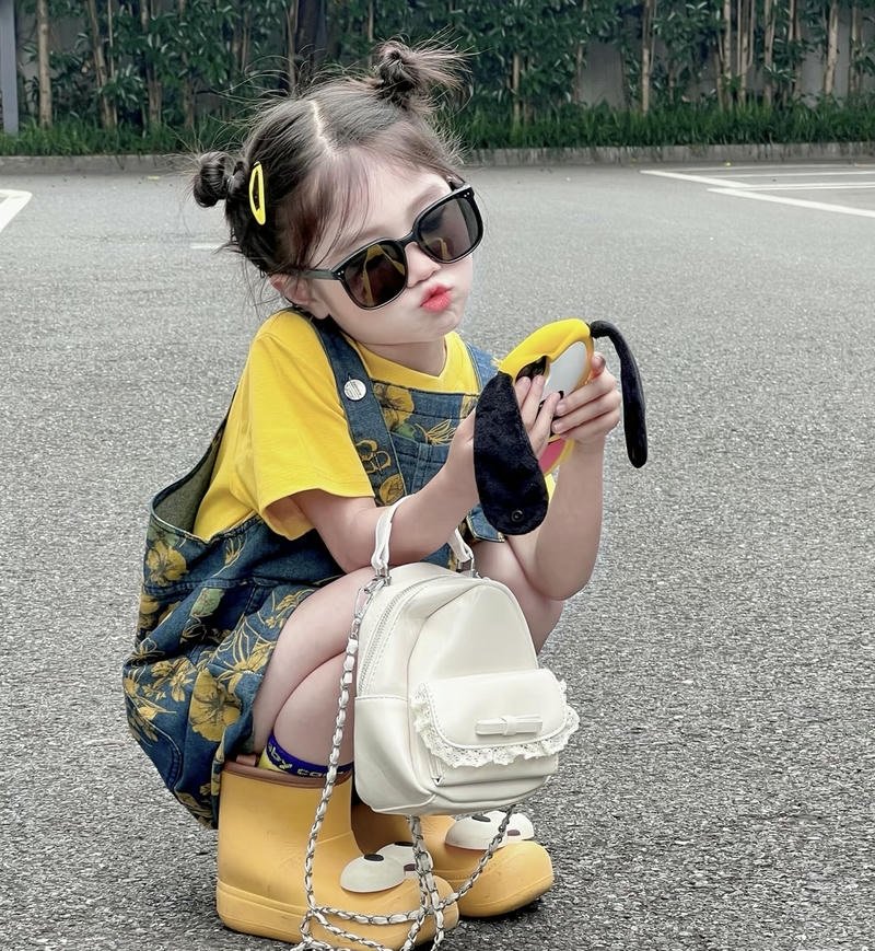 Girl baby dp soft tone pastel aesthetic vibe