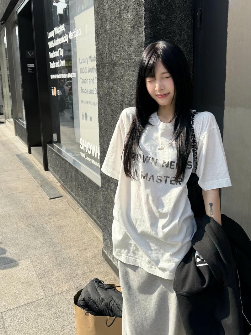 Girly vibe stylish dp for girls sweet style