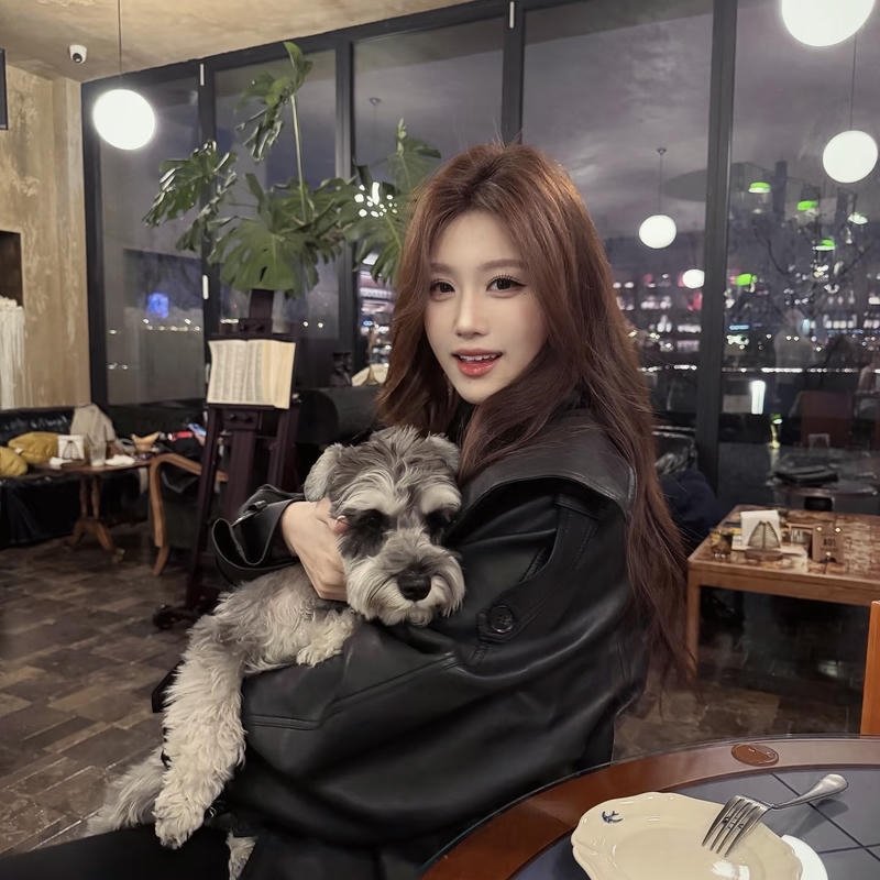 Glass skin girl dp clean minimal aesthetic vibe