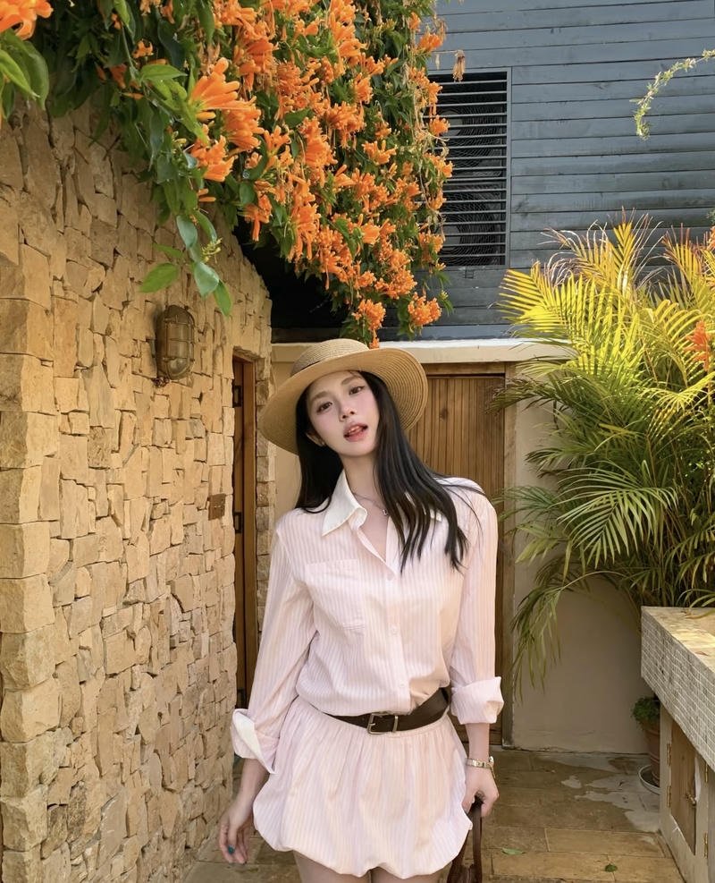 Golden skin girl portrait radiant warm aesthetic instagram girls