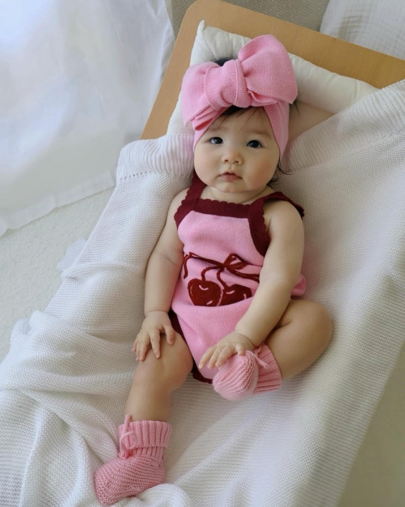 Happy face cute baby girl pic dp bright energy