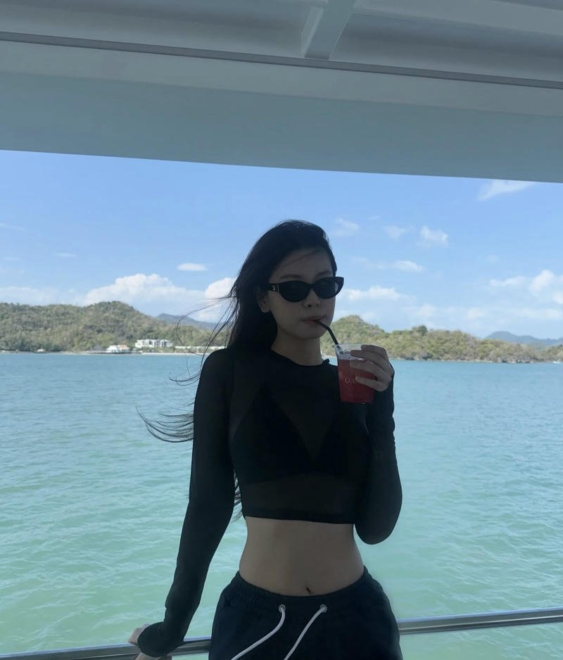 Happy mood dp pics for girls cheerful energy