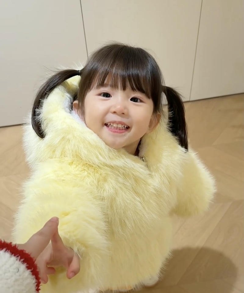 Happy toddler cute baby girl pic dp cheerful vibe