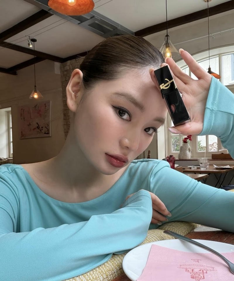 Happy vibe girl for dp pic cheerful smile glow