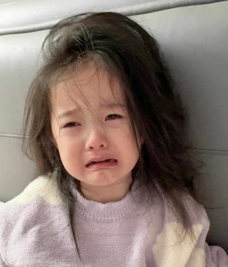 Heavy heart sad baby girl dp deep emotional tone