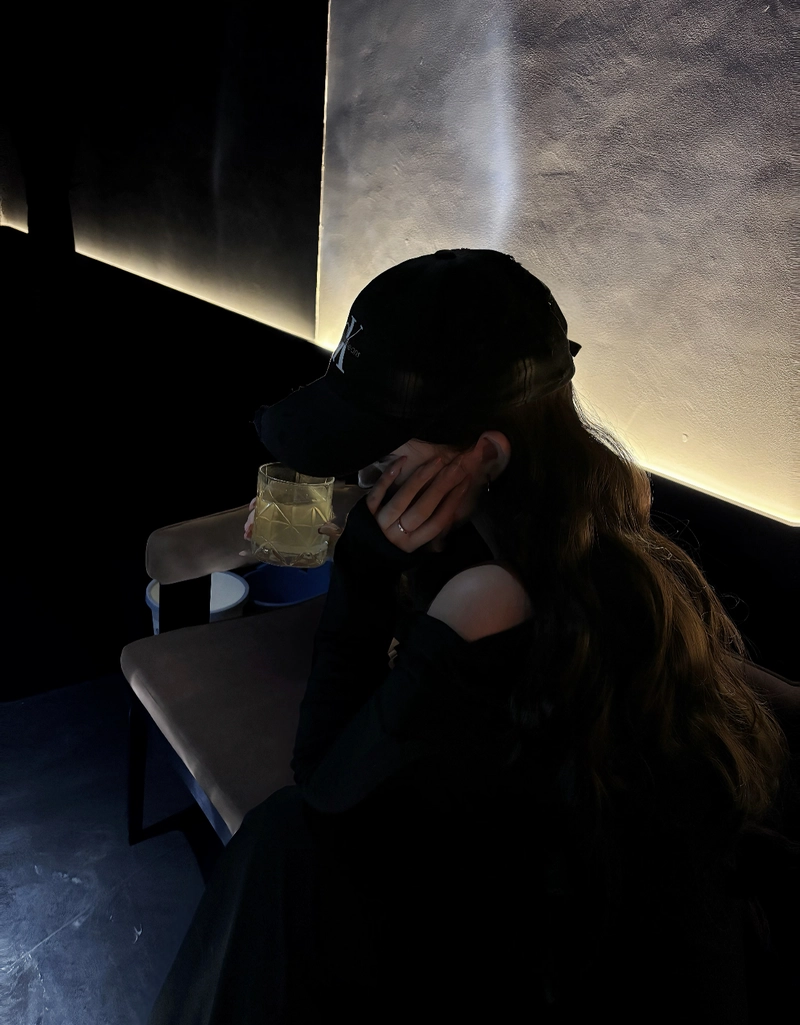 Hidden face style alone girl images for whatsapp dp