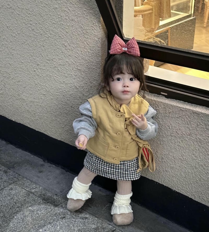 Innocent eyes girl baby dp pure sweet look