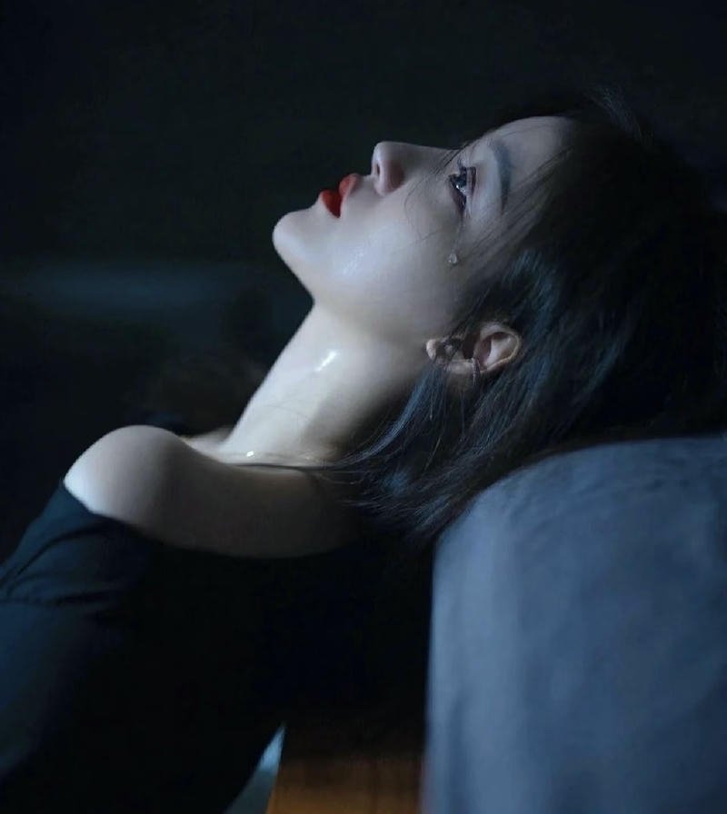 Lost girl sad girl dp pic emotional empty look