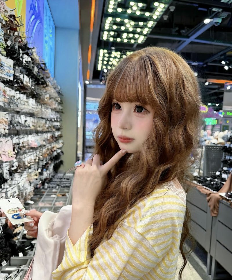 Lost in thoughts instagram girls dp quiet aesthetic mood