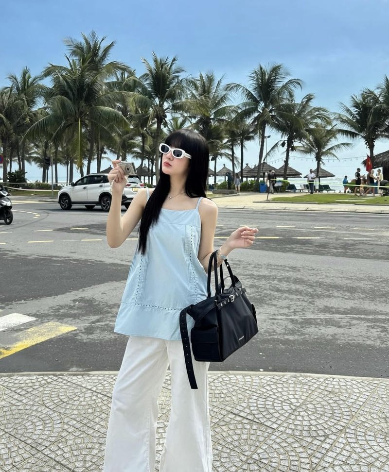 Mirror selfie dp pics for girls trendy pose vibe