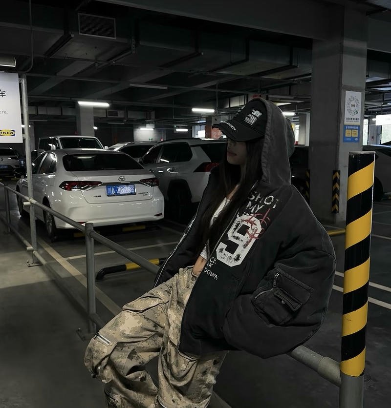 Modern fashion chic stylish cool dp for girls mood