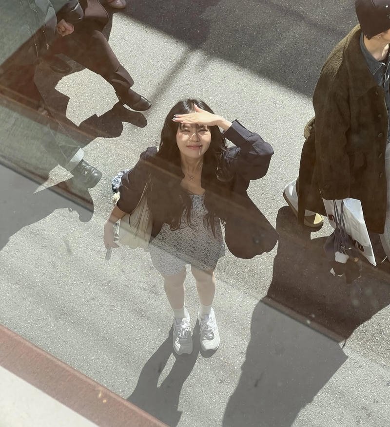 Neon light dp pics for girls night glow vibe