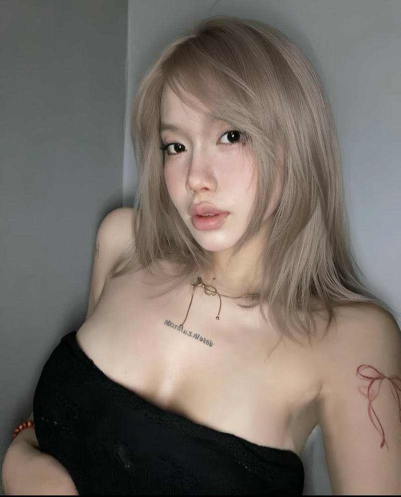 Neon lights girl profile instagram girls dp cool city vibe