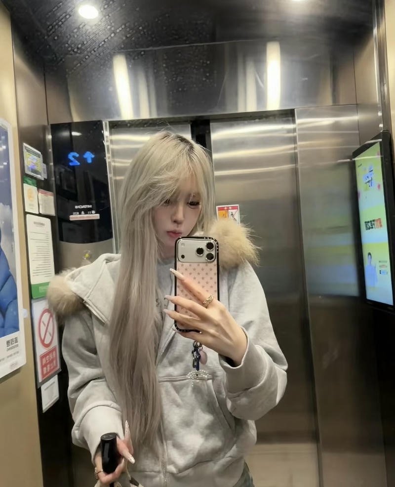 New dp for girls bold attitude strong vibe