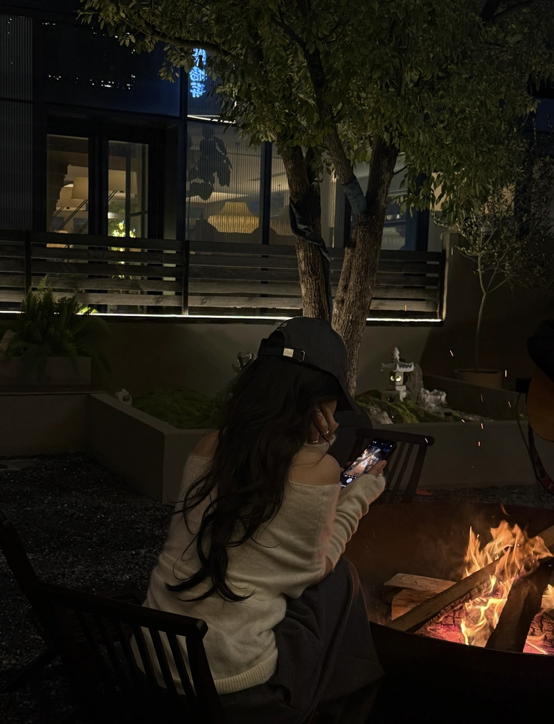 Night city vibe alone girl images for whatsapp dp