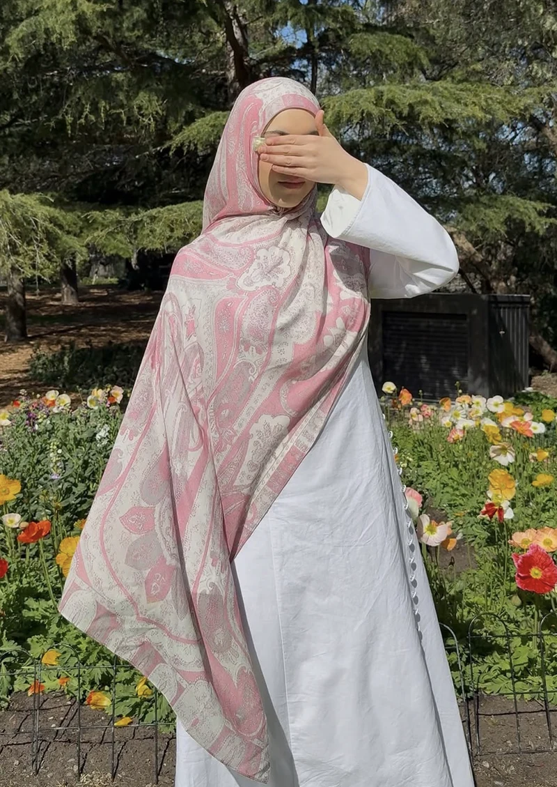 Peaceful face dp for islamic girl calm serene mood