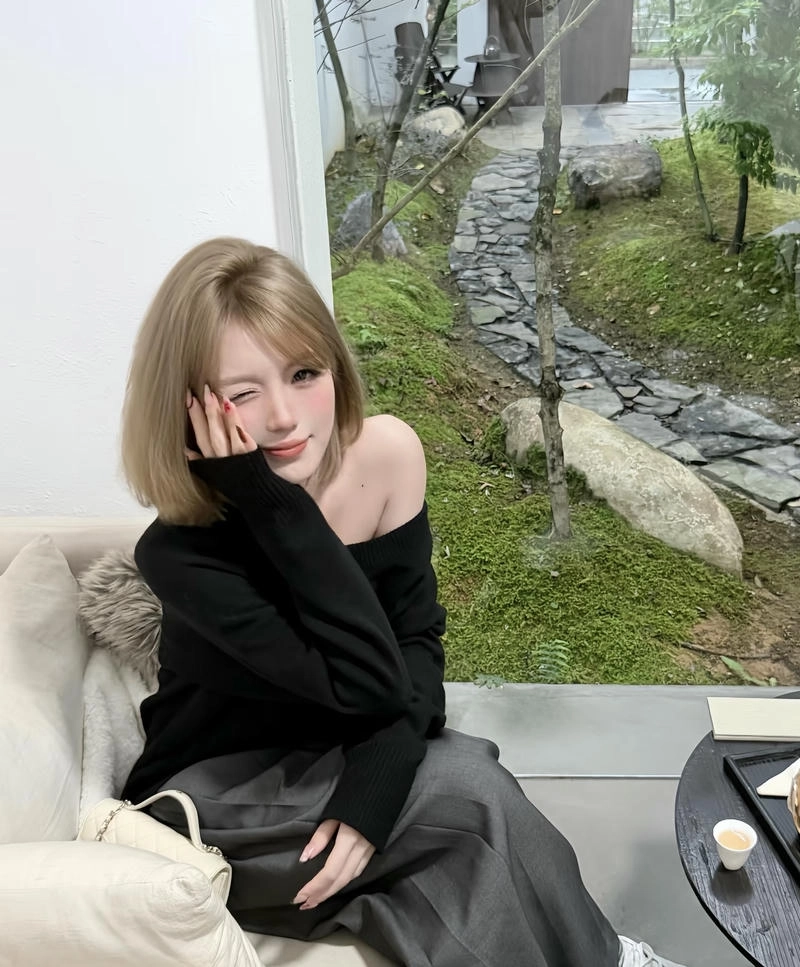 Pretty face girl whatsapp dp image closeup portrait