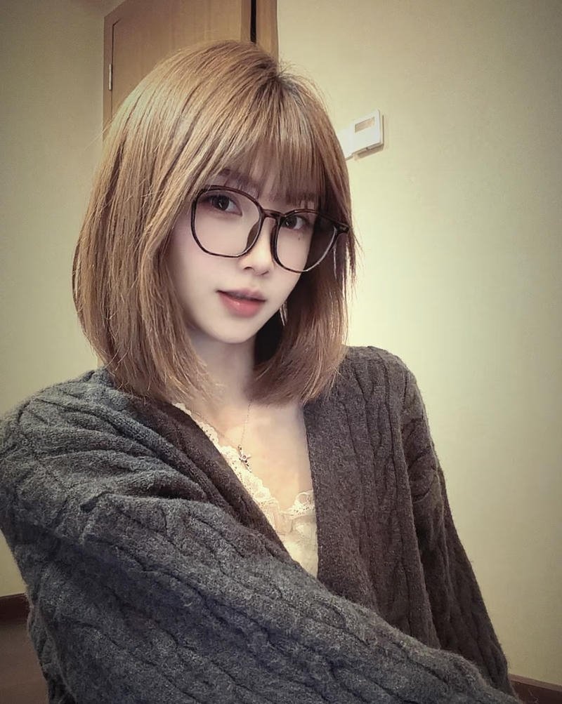 Pretty girl for dp pic soft makeup natural look