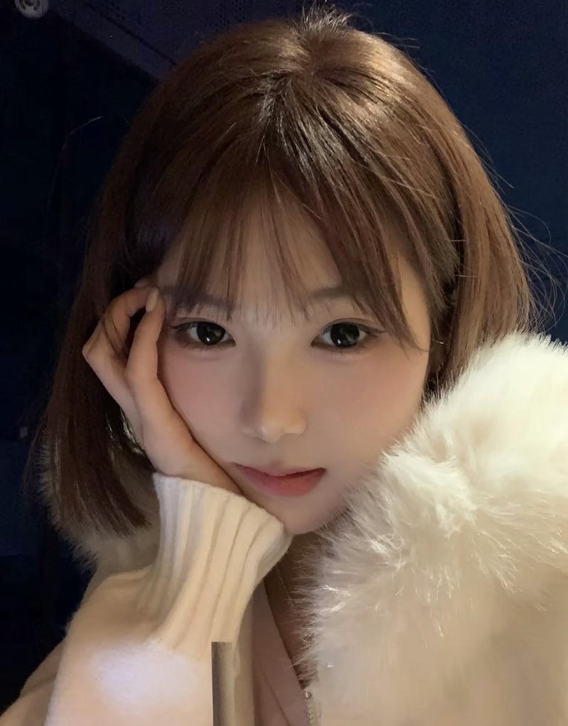 Pretty soul girl profile pic gentle warm vibe instagram girls dp