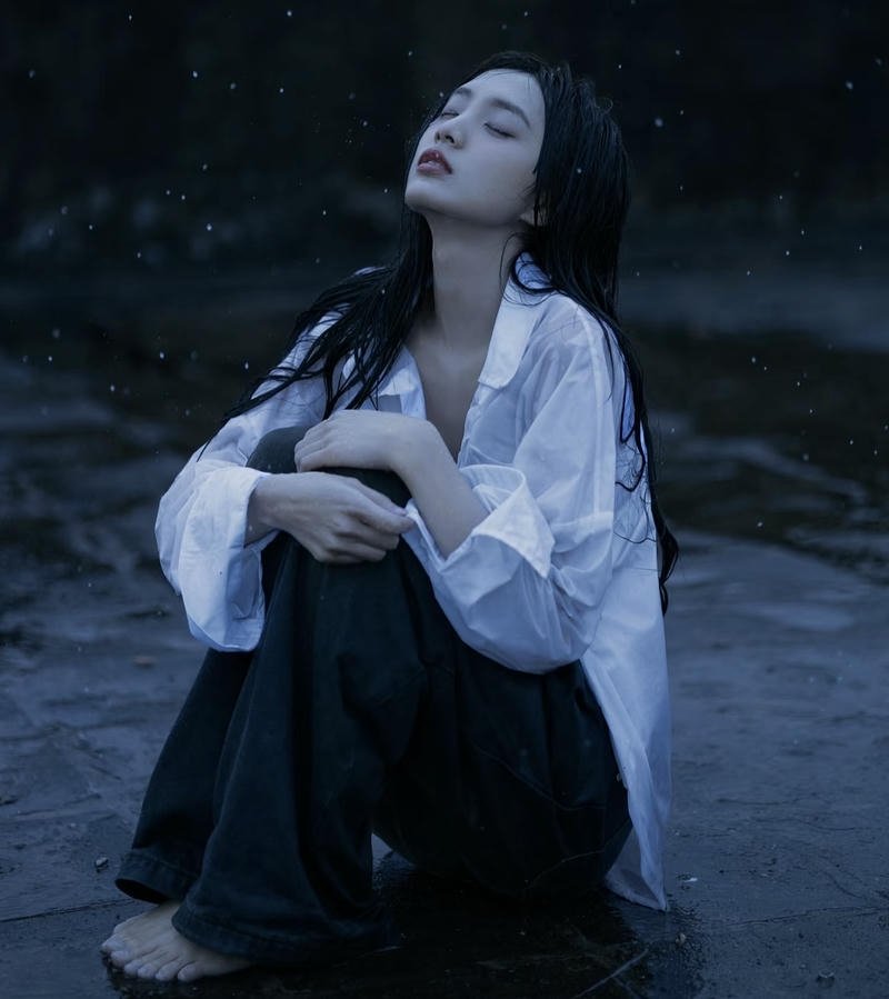 Rain tears sad girl dp pic aesthetic sorrow mood