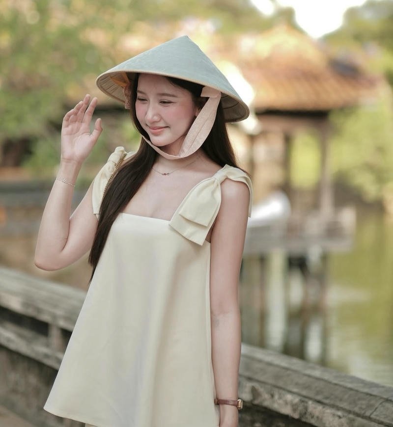 Romantic vibe dp pics for girls soft dreamy look