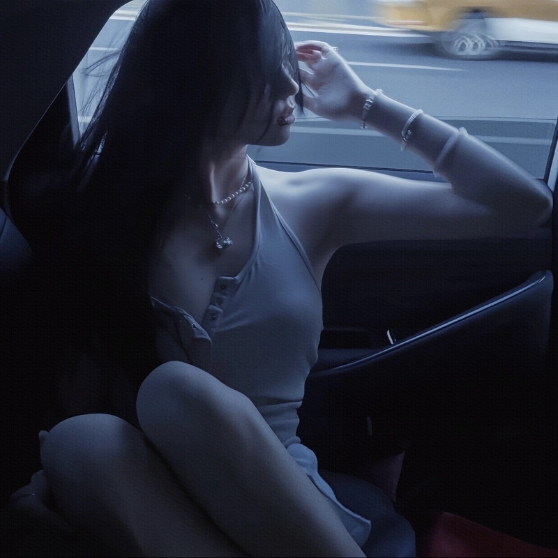 Sad girl profile picture showing feelings of loneliness