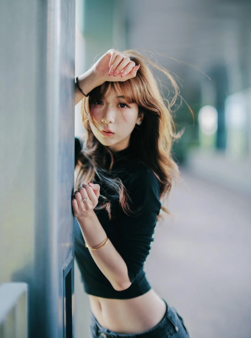 Sad girl whatsapp dp image emotional deep feeling