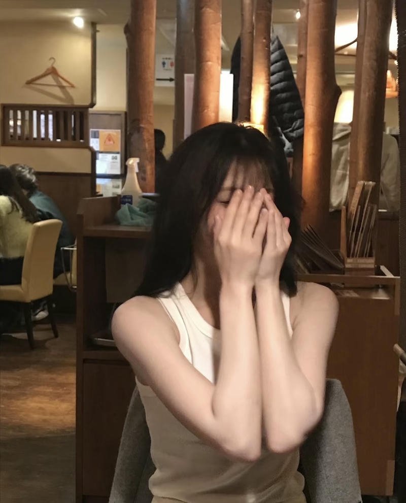 Scarf cover hidden face dp for girls winter cozy vibe