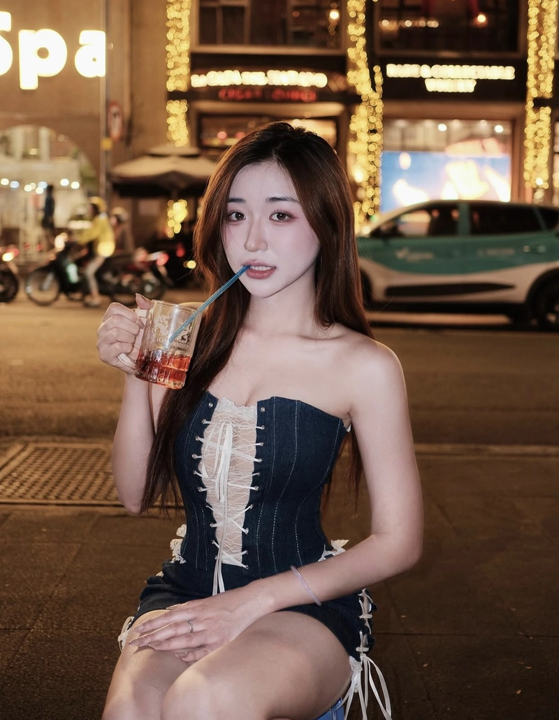 Sharp eyeliner look girl hot dp fierce energy