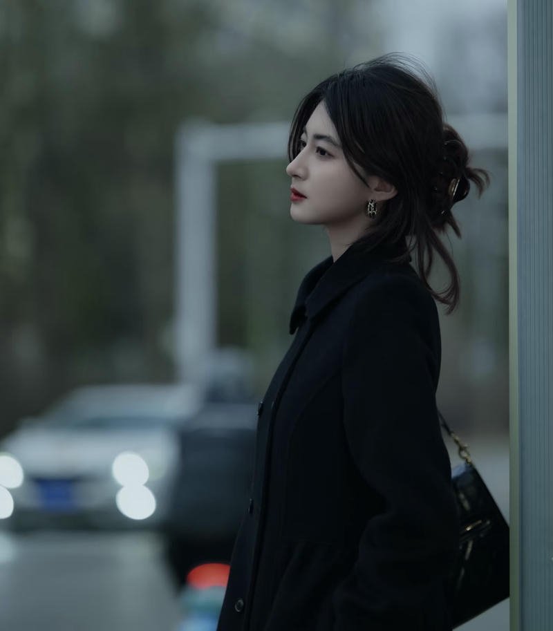 Sharp fashion vibe modern style girls dp hd