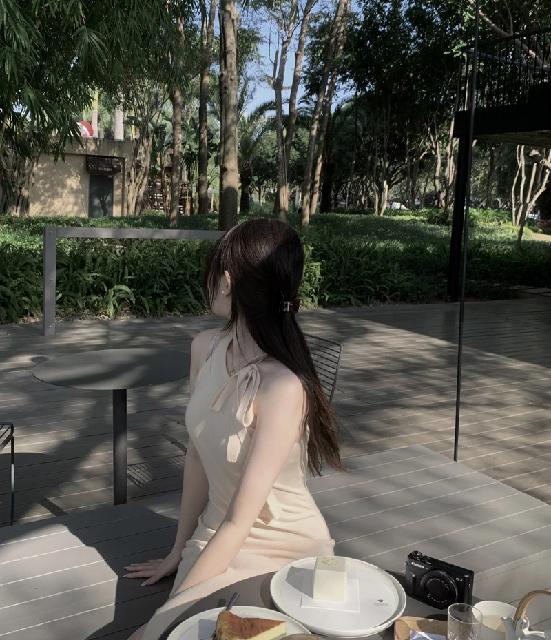 Silent tears vibe alone girl images for whatsapp dp