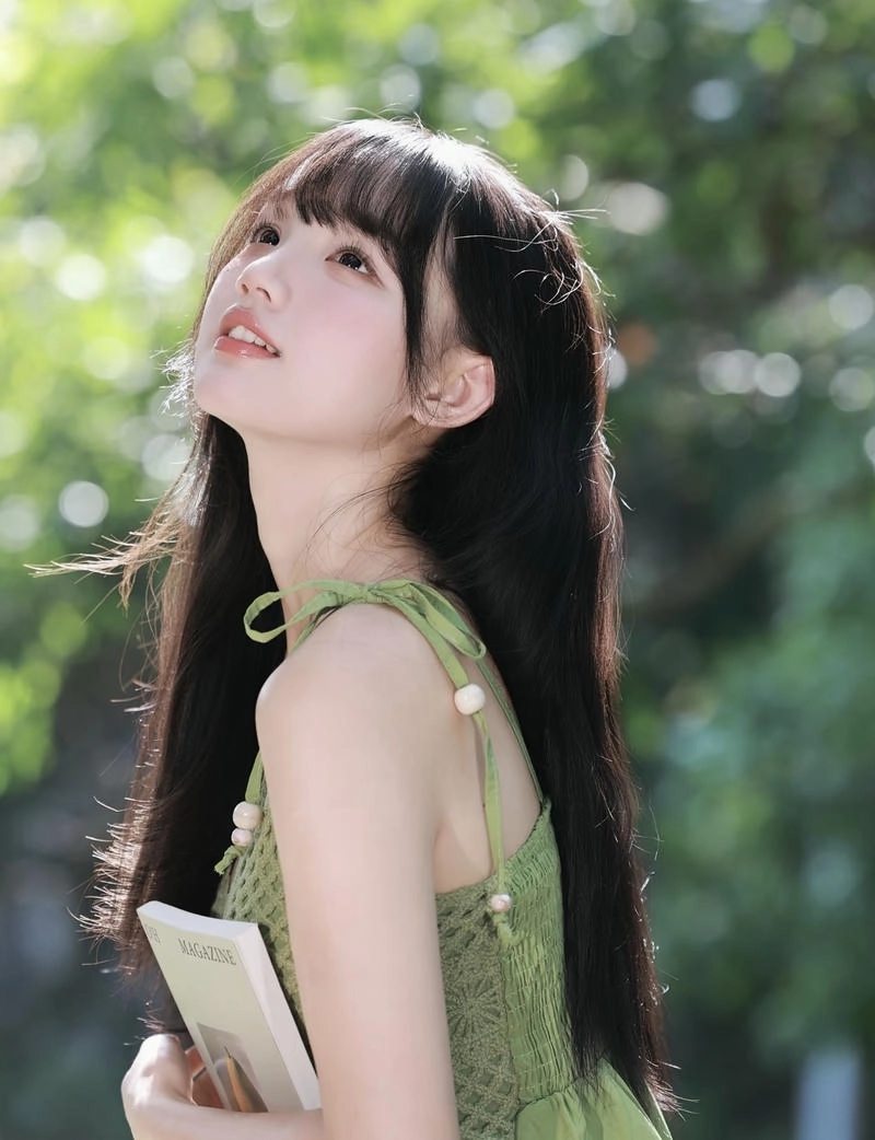 Simple girl whatsapp dp image clean aesthetic style