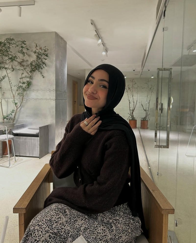 Simple muslim girls WhatsApp dp natural look