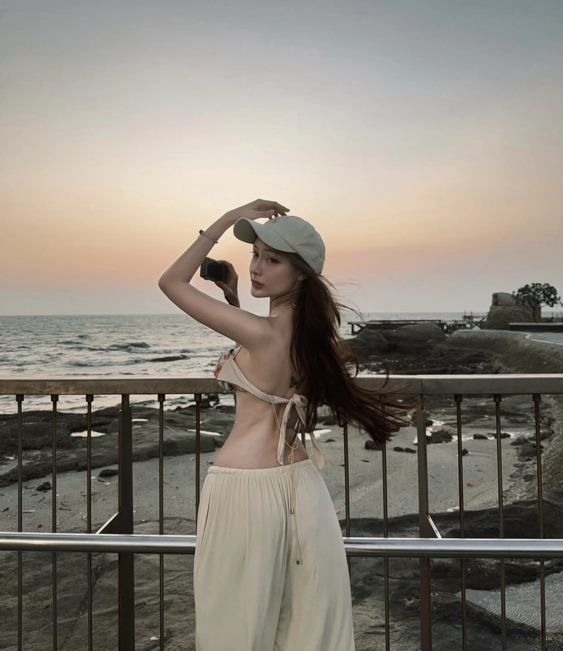 Soft glam touch girl hot dp smooth glowing skin