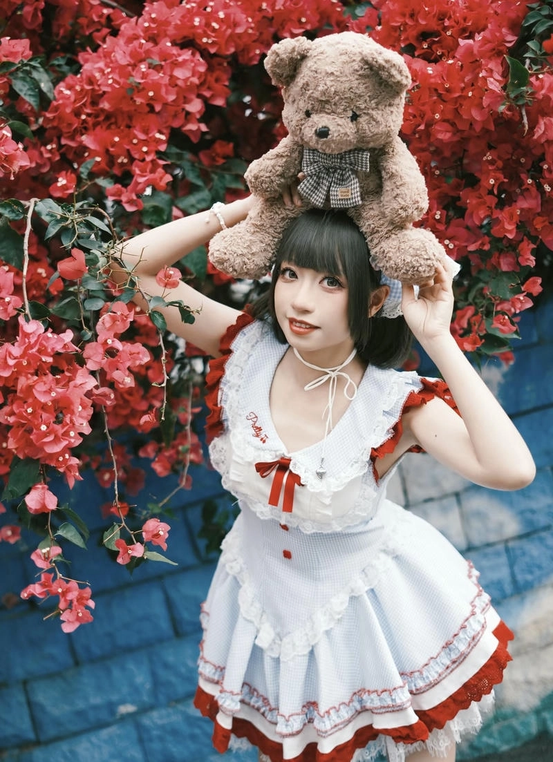 Soft light girl whatsapp dp image gentle glow effect